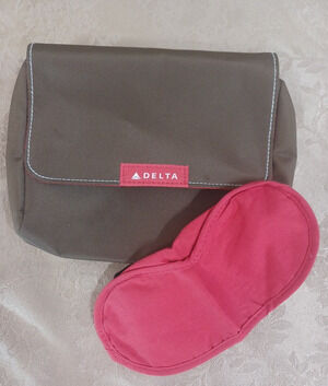 VTG Delta Airline First Class Travel Overnight Amenity Pouch w Sleep Mask